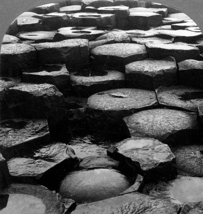 Selciato del gigante, Antrim, Irlanda del Nord da Keystone View Company