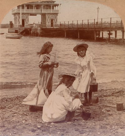 Giocando sulla spiaggia, ca. 1900 da Keystone View Company