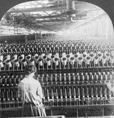 Sala di filatura, Filadelfia, Pennsylvania, USA, fine XIX o inizio XX secolo da Keystone View Company