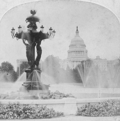 La fontana di Bartholdi e il Campidoglio, Washington DC, USA, fine XIX o inizio XX secolo da Kilburn Brothers