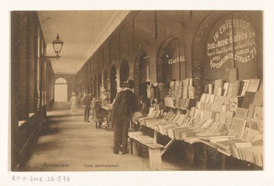 Bancarella di libri di Aäron Eliazer van Kollem a Oudemanhuispoort da Knackstedt and Näther