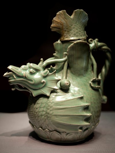 Brocca a forma di drago acquatico da Korean School