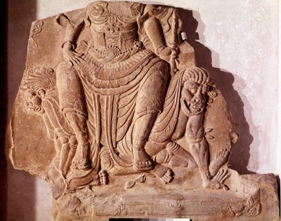 Arte coreana: mattone di argilla stampato raffigurante un signore o una divinità che domina le forze maligne. Periodo Silla, VII secolo. Museo Nazionale della Corea da Korean School