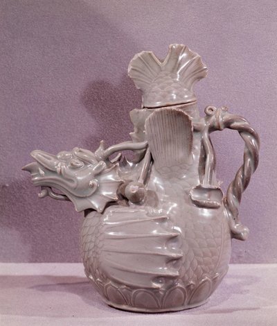 Arte coreana: acquamarina in ceramica a forma di drago acquatico. Periodo Koryo da Korean School