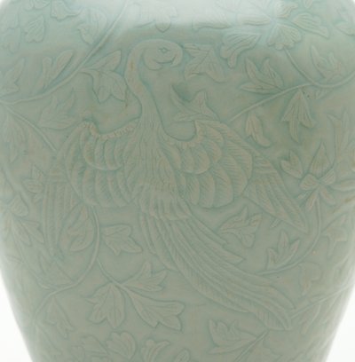 Bottiglia (maebyeong) con disegno di fenici e viticci di peonia da Korean School