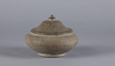 Scatola con coperchio, dinastia Silla, 55 a.C.-935 da Korean School