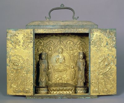 Santuario buddista portatile con due Bodhisattva in piedi, una triade buddista e una figura guardiana, dinastia Koryo da Korean School