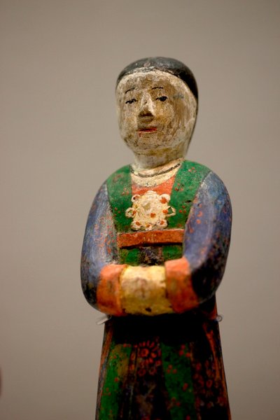 Figura decorativa di una tomba. Legno scolpito policromo, tardo periodo Joseon da Korean School
