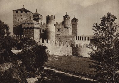 Italia: Castello di Fenis, Val d