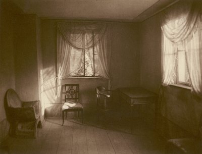 Weimar, Raggio di sole serale nello studio di Goethe nella casa estiva (foto in b/n) da Kurt Hielscher