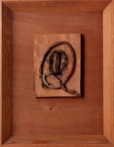 Composizione senza titolo con bobina di film e filo di Kurt Schwitters (1887-1948) 1937-1940 Londra, Lords Gallery da Kurt Schwitters