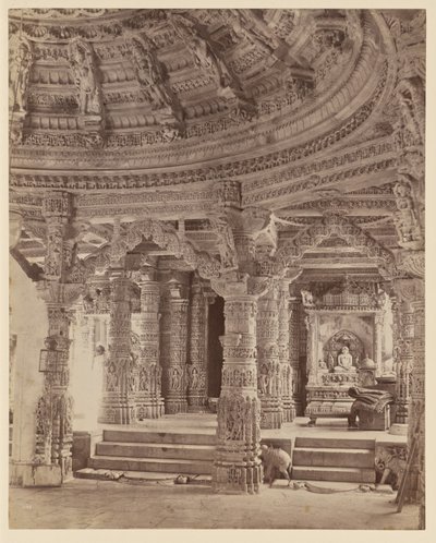 Interno del tempio di Delwara con i pilastri e la cupola del tetto, Monte Abu da Lala Deen Dayal