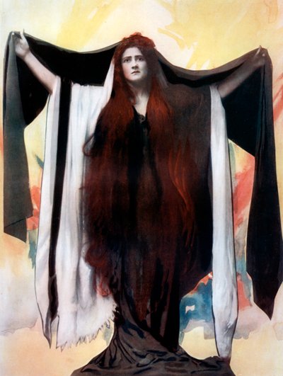Maud Jeffries in Erode da Langfier Photo