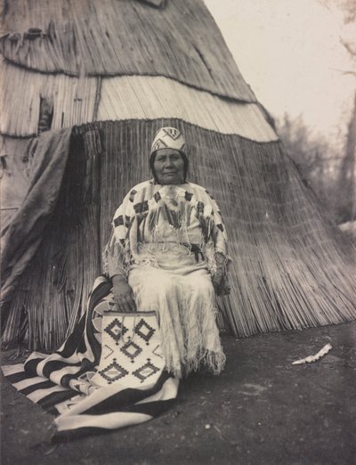 Edna Kash-kash, una donna indiana Cayuse da Lee Moorhouse