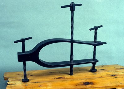 Sfondacarene, uno strumento usato per rompere lo scafo di una nave nemica. Modello dal disegno di Leonardo da Vinci. Museo della Scienza e della Tecnologia, Milano. da Leonardo da (after) Vinci