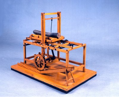 Modello in legno di sega idraulica azionata da ingranaggi e acqua. Realizzato dopo un disegno di Leonardo da Vinci (1452-1519). Museo della Scienza e della Tecnologia, Milano da Leonardo da (after) Vinci