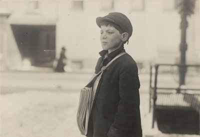 Tony Casale, "Bologna," 11 anni, vende giornali da 4 anni, Hartford, Connecticut, marzo 1909 da Lewis Hine