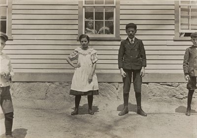Edward St. Germain e sua sorella Delia, operai tessili, Phoenix, Rhode Island da Lewis Wickes Hine