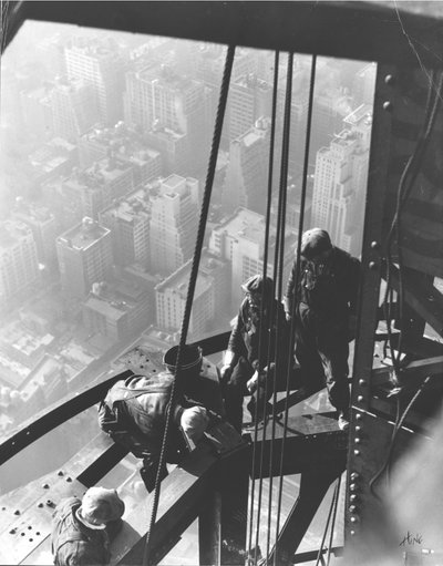 Empire State Building, New York City, c.1930 da Lewis Wickes Hine