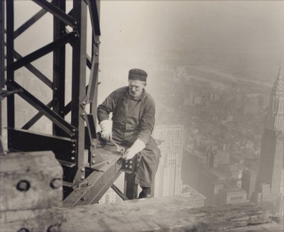 Empire State Building in costruzione da Lewis Wickes Hine