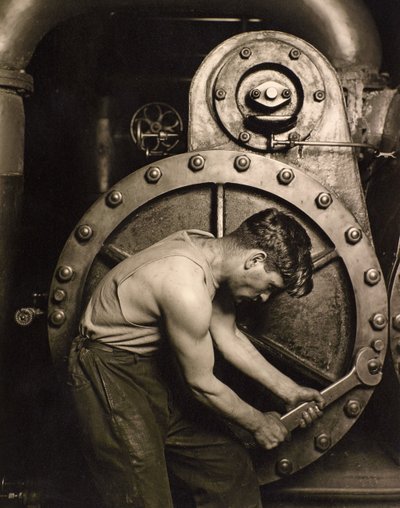 Meccanico della centrale elettrica, c.1924 da Lewis Wickes Hine