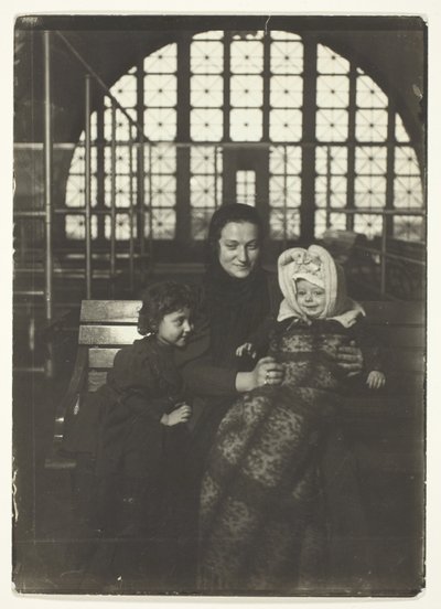 Famiglia russa, Ellis Island da Lewis Wickes Hine