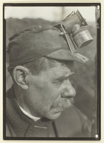 Caposquadra slavo in una miniera di carbone della Pennsylvania da Lewis Wickes Hine