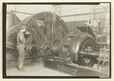 Le miniere oggi con i cavi (azionati elettricamente). Questa è la sala di alimentazione di una miniera di carbone della Pennsylvania da Lewis Wickes Hine