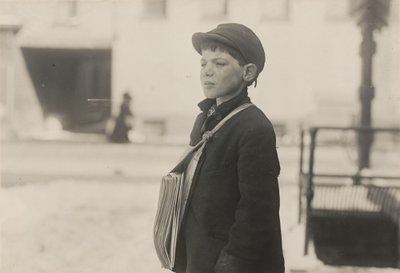Tony Casale, Bologna, 11 anni, vende giornali da 4 anni, Hartford..., marzo 1909 da Lewis Wickes Hine