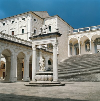 Abbazia di Montecassino, scala principale e pozzo da Unbekannt Unbekannt