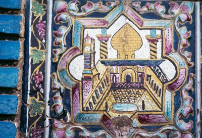 Vista della moschea, decorazioni in piastrelle policrome a Tekyeh Mo