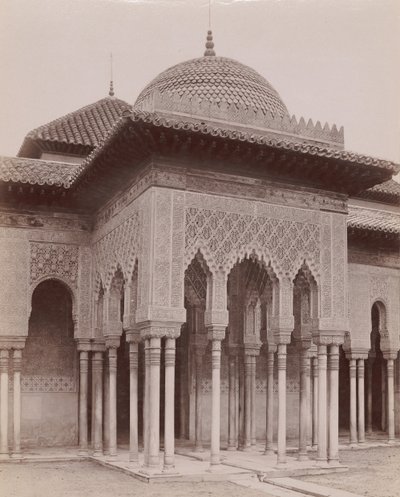 Cortile dei Leoni, Alhambra, Granada, 1880-90 da Likely Sebastiano Tassinari.