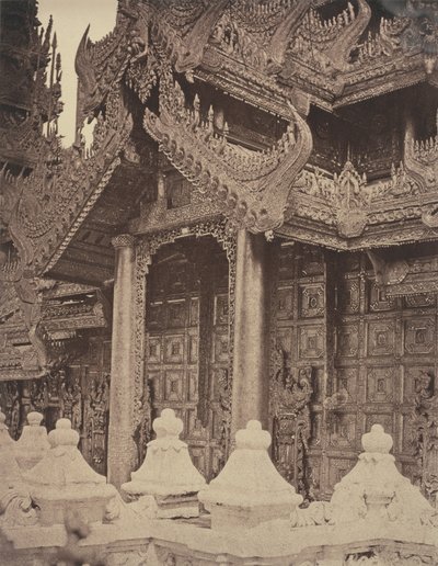 Amerapoora: Porta di Pyathat a Est di Maha-too-lo-Bounghian Kyoung da Linnaeus Tripe