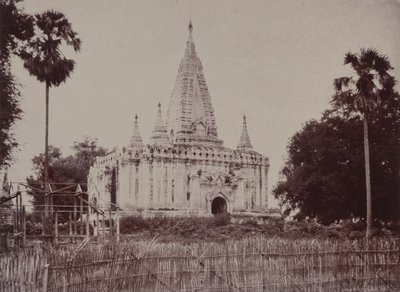 Thayet Myo: Pagoda a sud del cantone da Linnaeus Tripe
