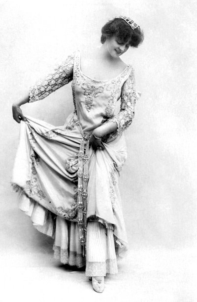 Marie Studholme, attrice inglese da Lizzie Caswall Smith