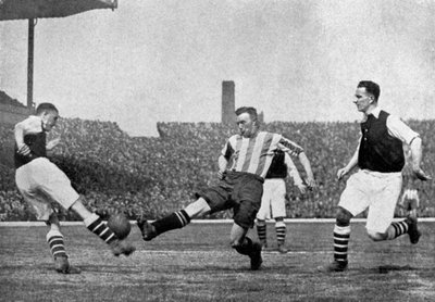 Azione da una partita di calcio Arsenal v Sheffield United, c1927-1937 da London News Agency