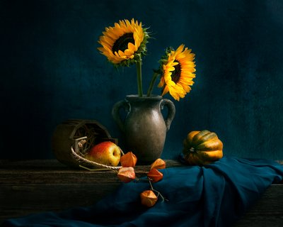 Natura morta con girasoli autunnali da Louie Luo
