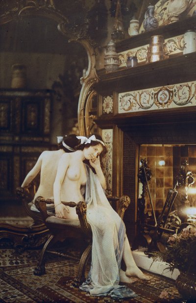 Nudo Femminile Seduto Accanto al Camino da Louis Amedee Mante and Edmond Goldschmidt