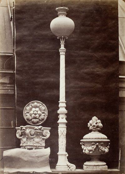 Dettagli interni e candelabri, Théâtre du Vaudeville, Parigi da Louis Emile Durandelle