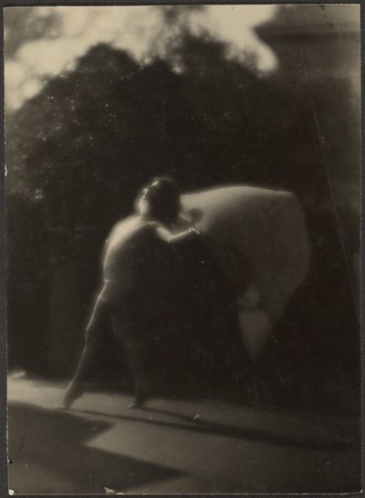 [Ballerina in giardino] da Louis Fleckenstein