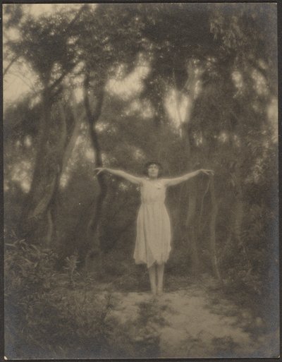 [Danzatrice in giardino] da Louis Fleckenstein