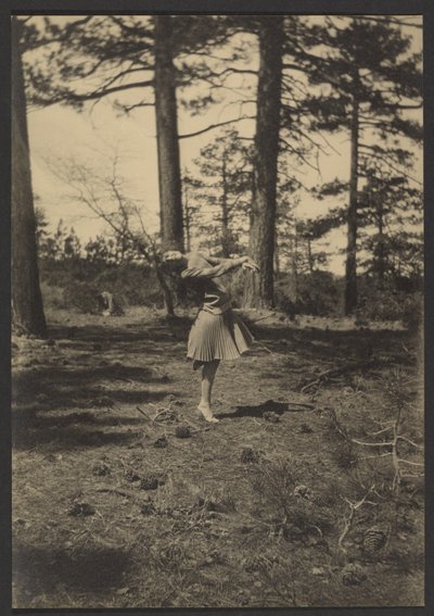[Ballerina in una radura di pini] da Louis Fleckenstein