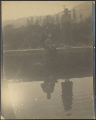 [Figure riflesse nell