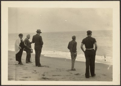[Famiglia Fleckenstein in spiaggia] da Louis Fleckenstein