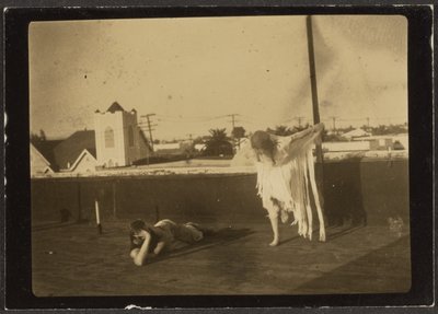 [Firenze che balla in costume nativo americano] da Louis Fleckenstein