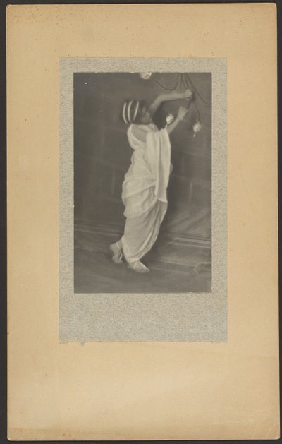 [Modello in costume classico] da Louis Fleckenstein