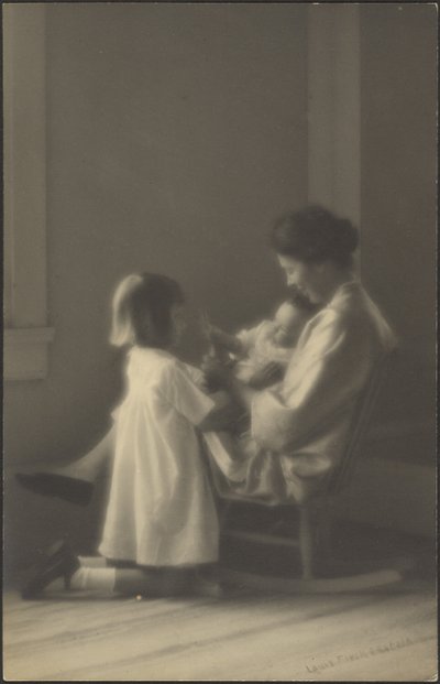 [Madre in dondolo con bambini] da Louis Fleckenstein