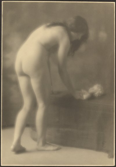 Nudo con bambola da Louis Fleckenstein