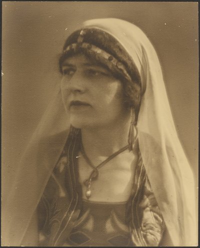 [Ritratto di ragazza Nautch] da Louis Fleckenstein