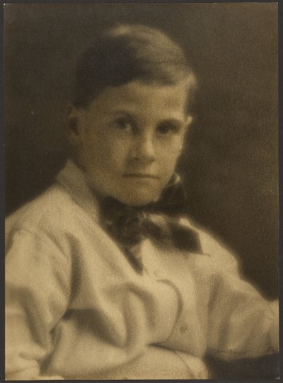 [Ritratto di ragazzo con papillon] da Louis Fleckenstein